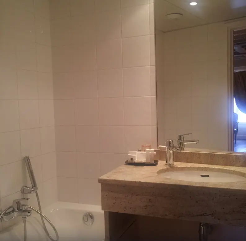 Hotel Dus d'Anjou | Stedentrip Parijs - Trein en Hotel Frankrijk