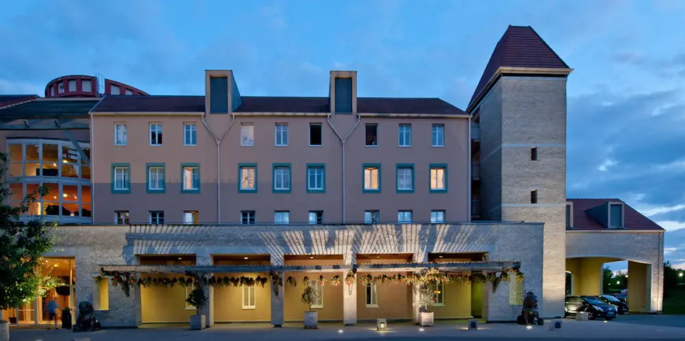 Hotel Explorer Disneyland Parijs | Stedentrip Parijs - Trein en Hotel Frankrijk 