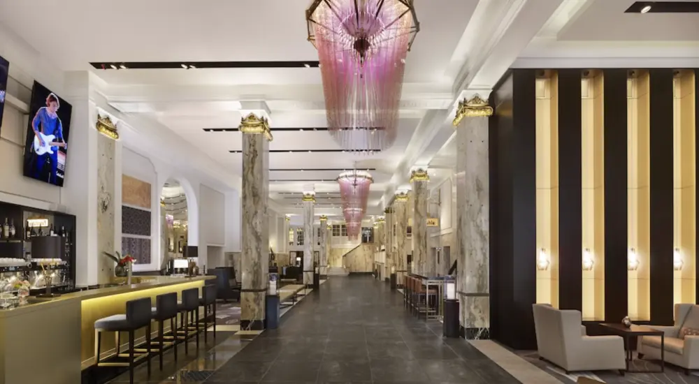 Reichshof Hotel Hamburg | Stedentrip Hamburg - Trein en Hotel Duitsland 