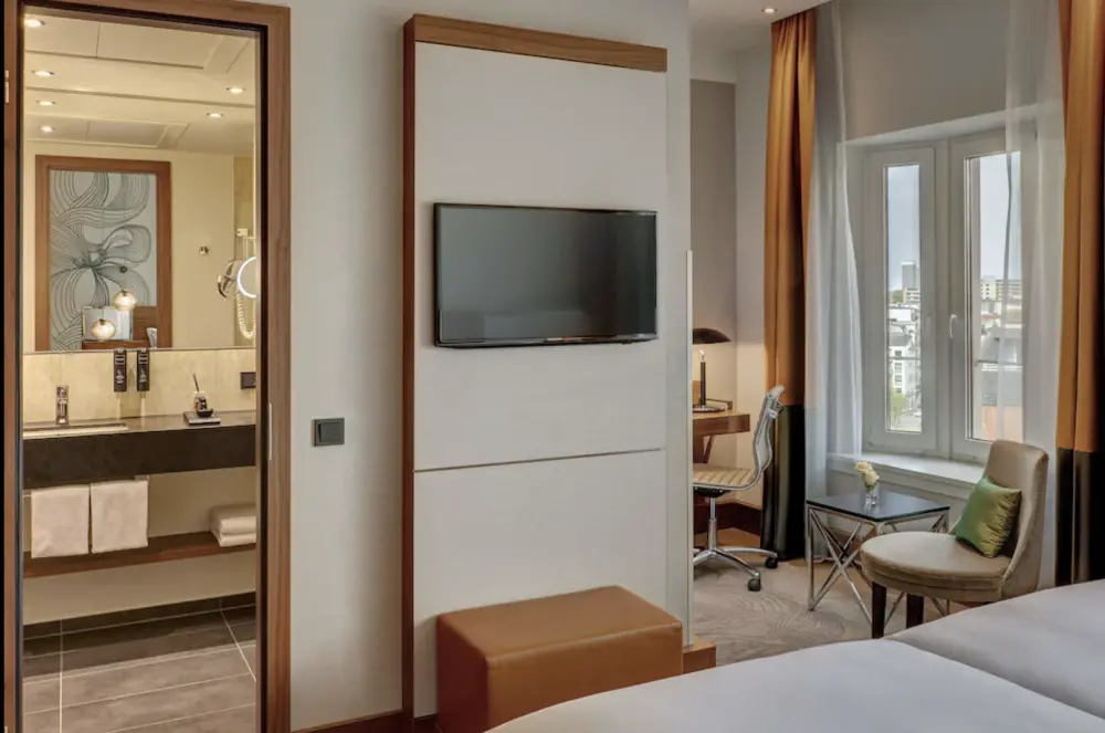 Reichshof Hotel Hamburg | Stedentrip Hamburg - Trein en Hotel Duitsland 