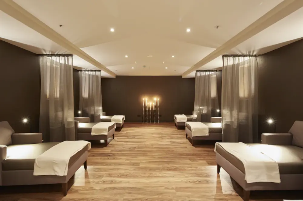 Reichshof Hotel Hamburg | Stedentrip Hamburg - Trein en Hotel Duitsland 