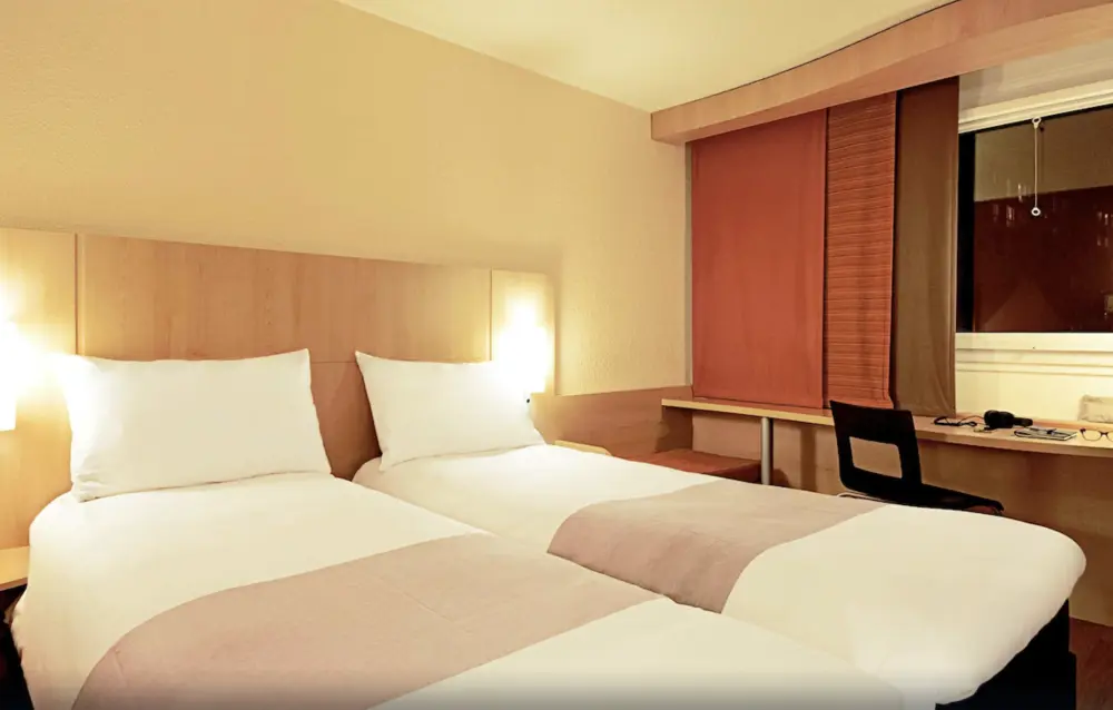 Ibis Dusseldorf Hauptbahnhof | Stedentrip Düsseldorf - Trein en Hotel Duitsland