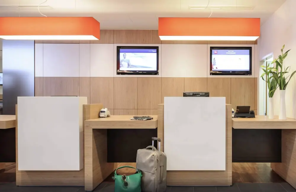 Ibis Dusseldorf Hauptbahnhof | Stedentrip Düsseldorf - Trein en Hotel Duitsland