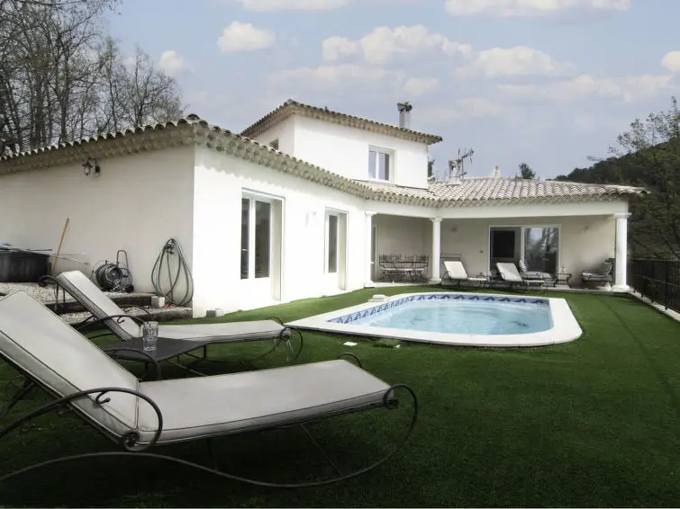 GROOT VAKANTIEHUIS MET ZWEMBAD