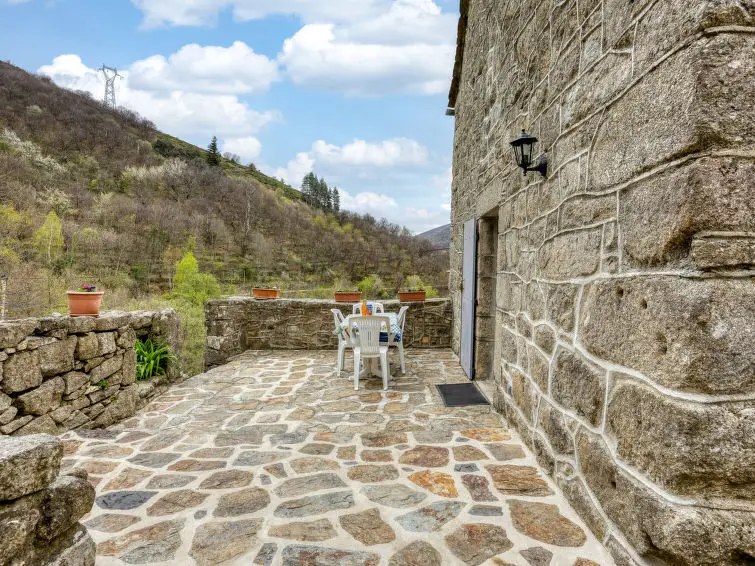 Rustig huisje in boomgaard (4p) | Trein, huisje & huurauto Ardèche, Frankrijk