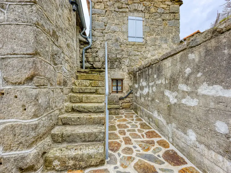 Rustig huisje in boomgaard (4p) | Trein, huisje & huurauto Ardèche, Frankrijk