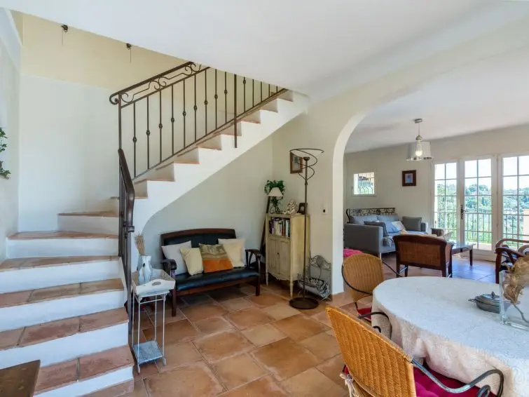 VAKANTIEHUIS GRASSE ZWEMBAD (10P) | Treinvakantie Frankrijk met huurauto 