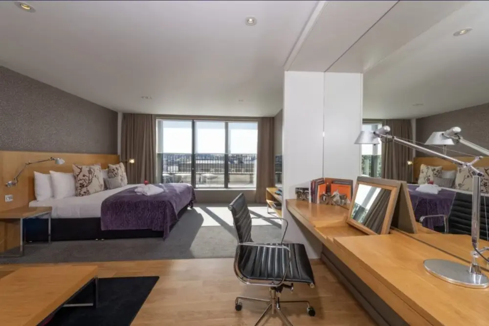 Junior Suite Apex Temple