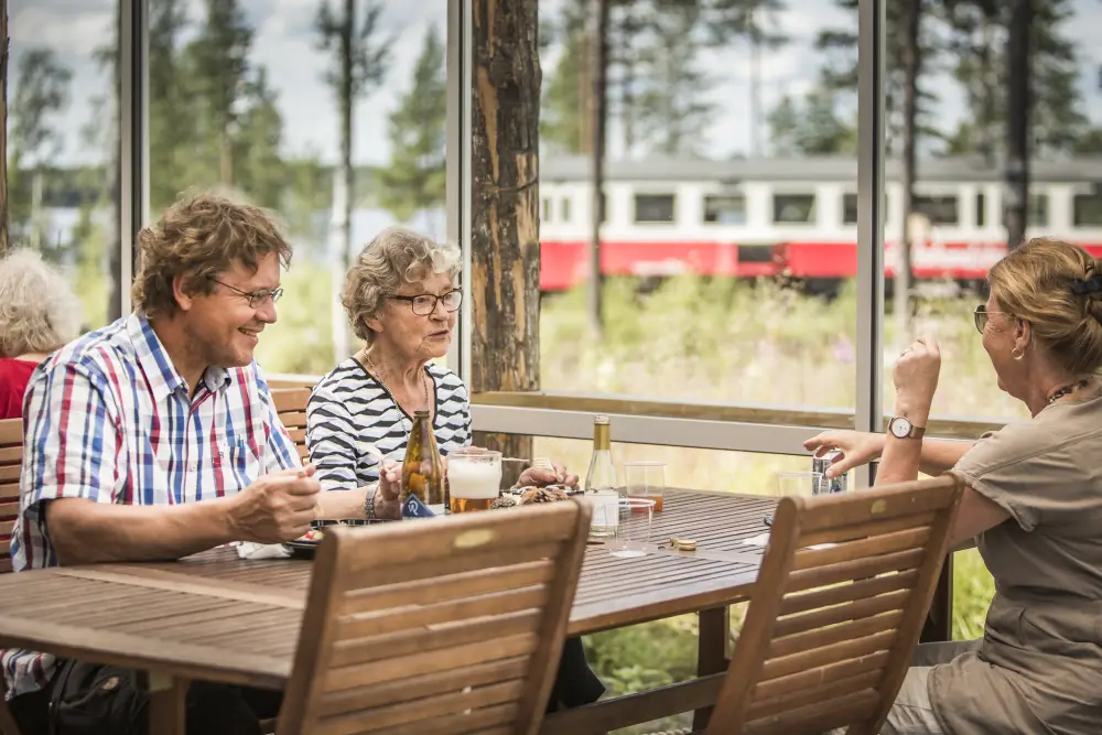 Inlandsbanen treinrondreis - Inlandsbanen lunch onderweg