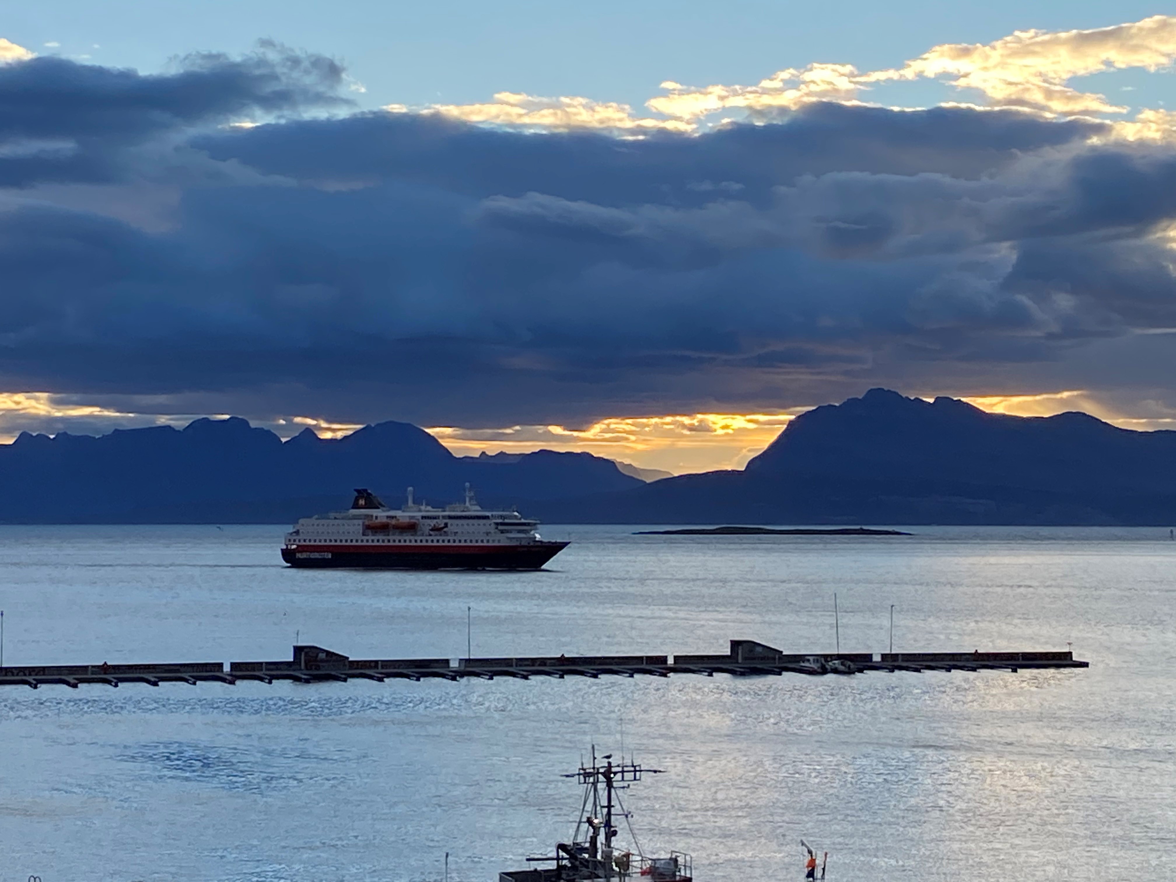 Aankomst Hurtigruten
