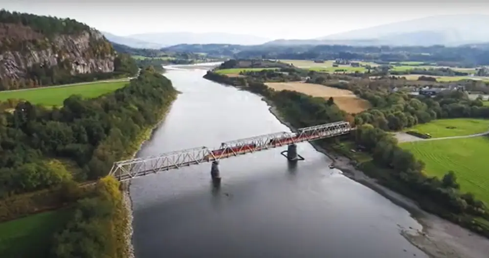 Namsen Train Experience van bovenaf