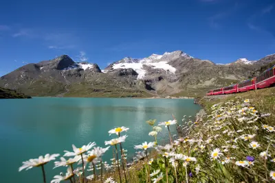 Graubunden en Glacier Express | Rondreis Zwitserland per Trein | Bernina Express am Lago Bianco