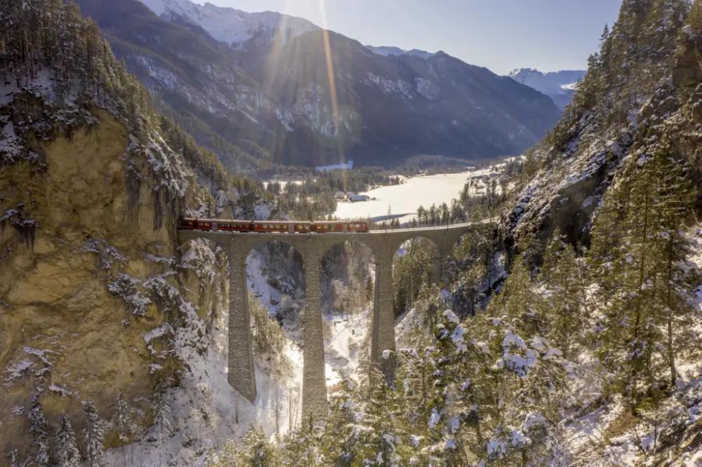 Treinrondreis Zwitserse Winter Panorama's Landwasser viaduct RHB