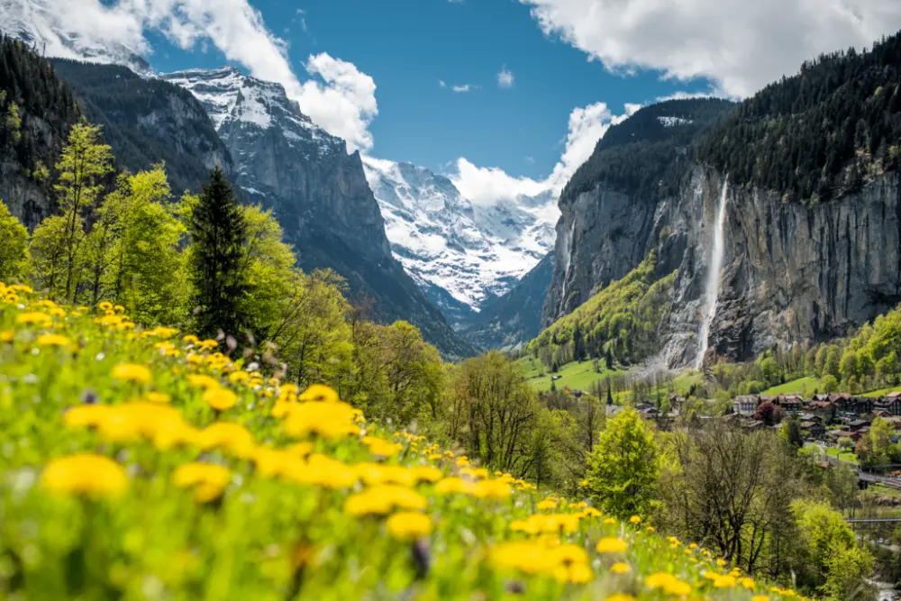 Rondreis Zwitserland Trein | Zwitserse Panorama's | Lauterbrunnen Spring