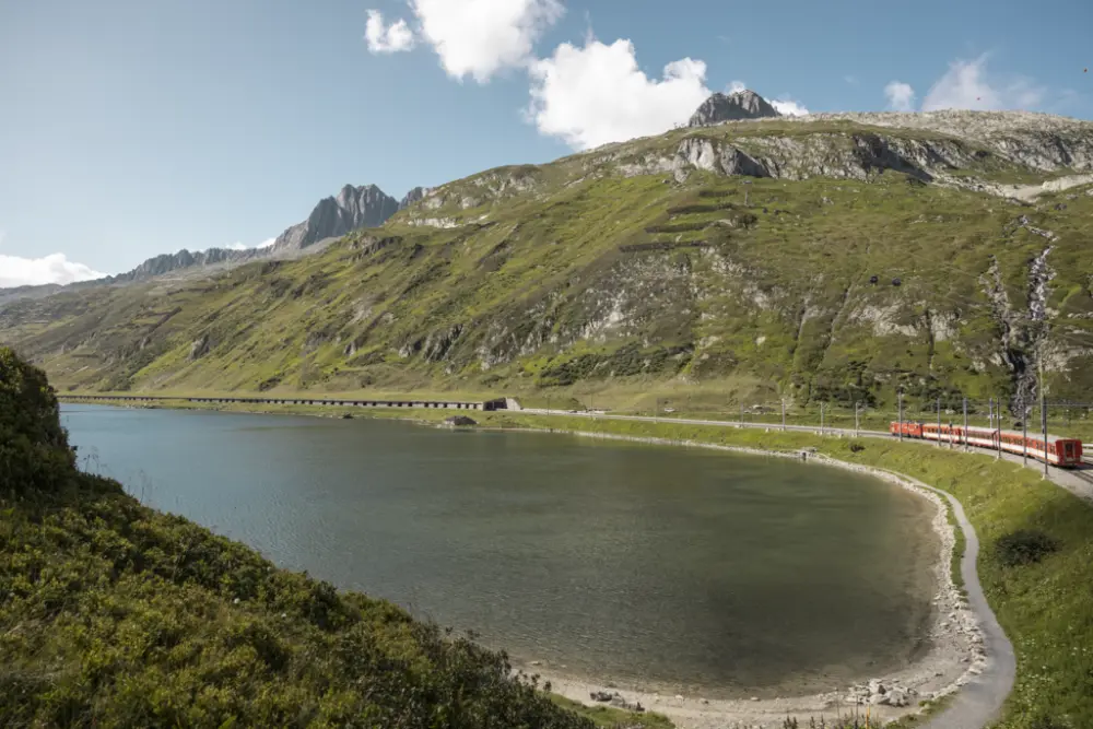 Rondreis Zwitserland Trein | Rail adventure | Oberalp pass Rhaetian Railway