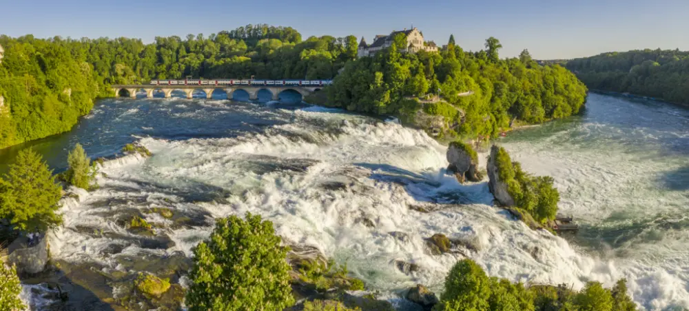 Grand Train Tour | Rondreis Zwitserland per Trein | Schaffhausen-Rhine-Falls-SBB