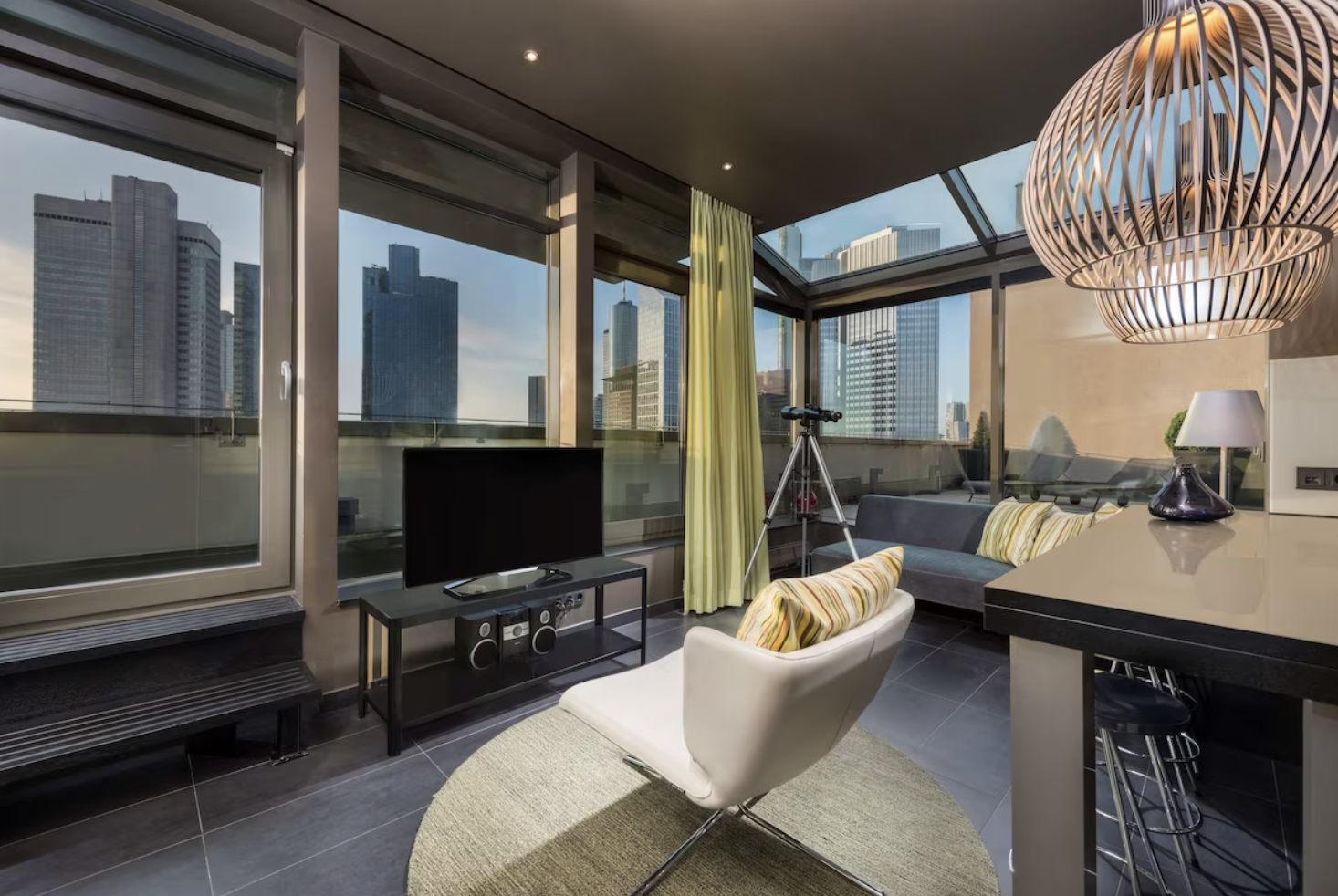 Adina Apartment Neue Oper Frankfurt - Stedentrip Duitsland - Trein en Hotel 