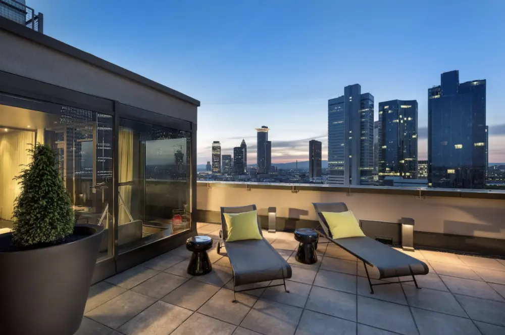 Adina Apartment Neue Oper Frankfurt - Stedentrip Duitsland - Trein en Hotel 