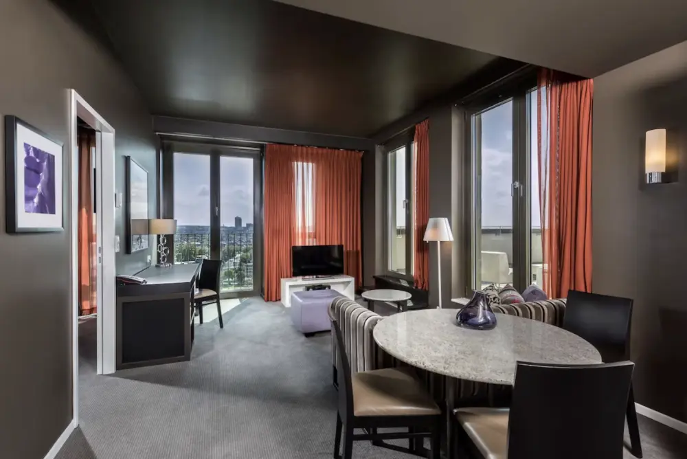 Adina Apartment Neue Oper Frankfurt - Stedentrip Duitsland - Trein en Hotel 