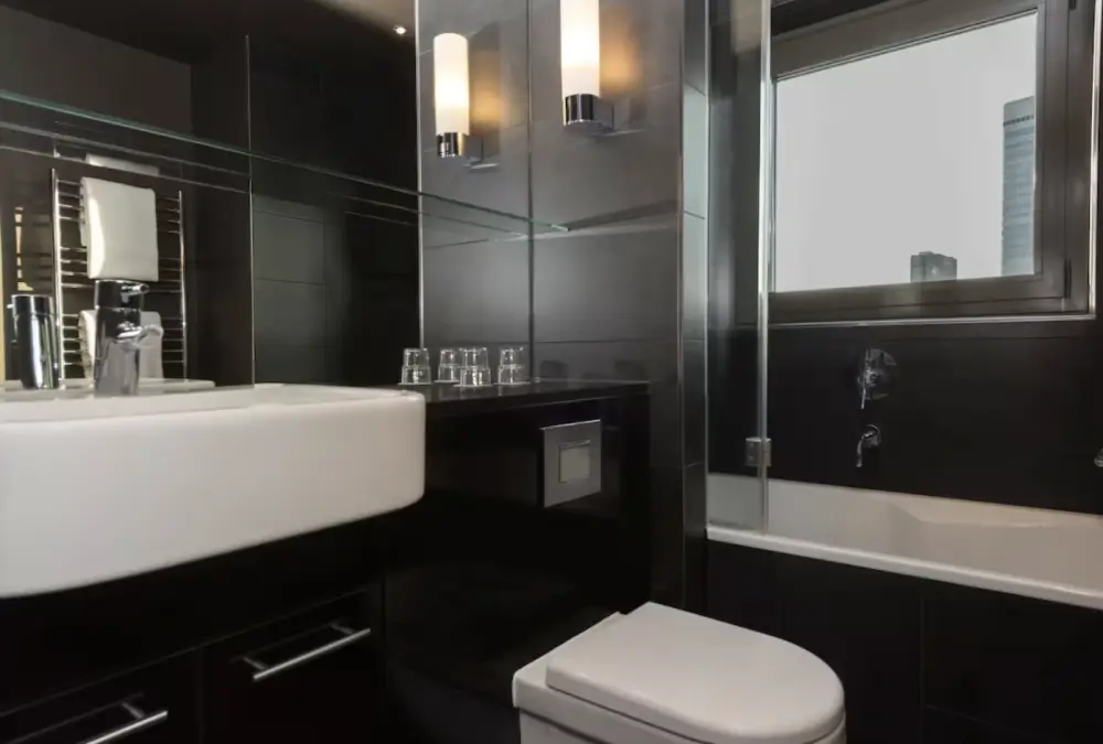 Adina Apartment Neue Oper Frankfurt - Stedentrip Duitsland - Trein en Hotel 