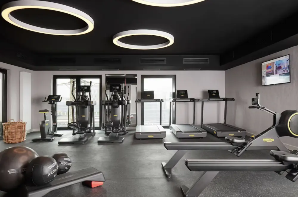 Adina Apartment Hotel Dusseldorf | Stedentrip Düsseldorf - Trein en Hotel Duitsland