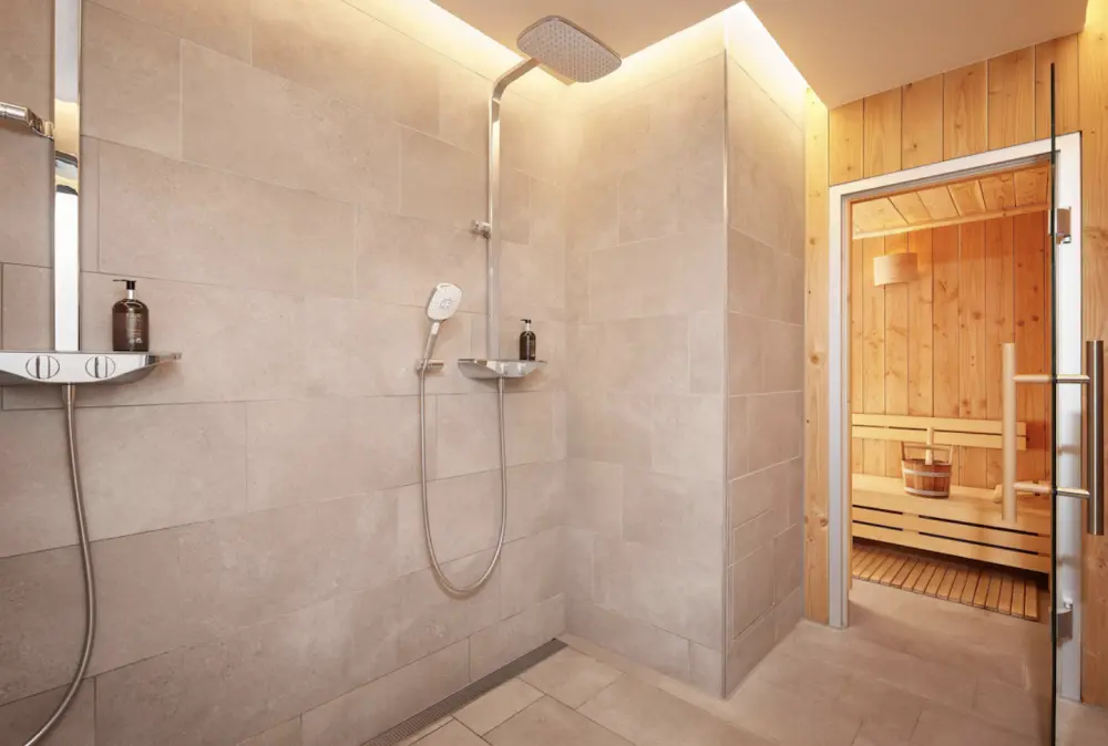 Adina Apartment Hotel Dusseldorf | Stedentrip Düsseldorf - Trein en Hotel Duitsland