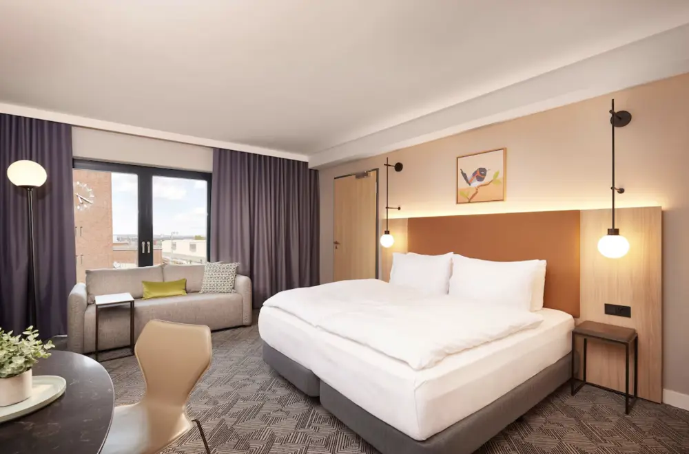 Adina Apartment Hotel Dusseldorf | Stedentrip Düsseldorf - Trein en Hotel Duitsland