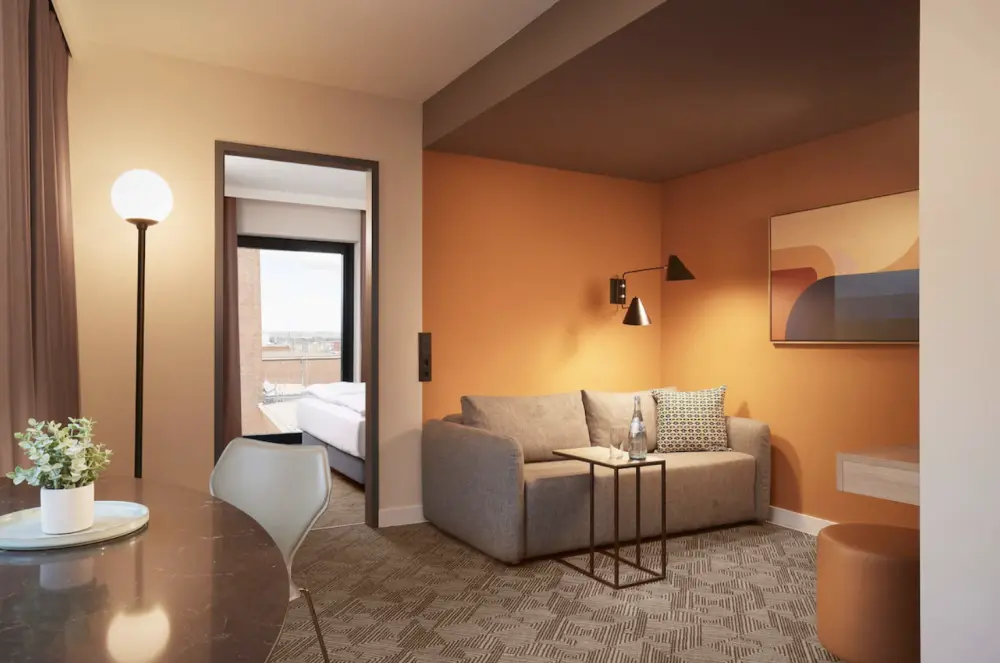 Adina Apartment Hotel Dusseldorf | Stedentrip Düsseldorf - Trein en Hotel Duitsland