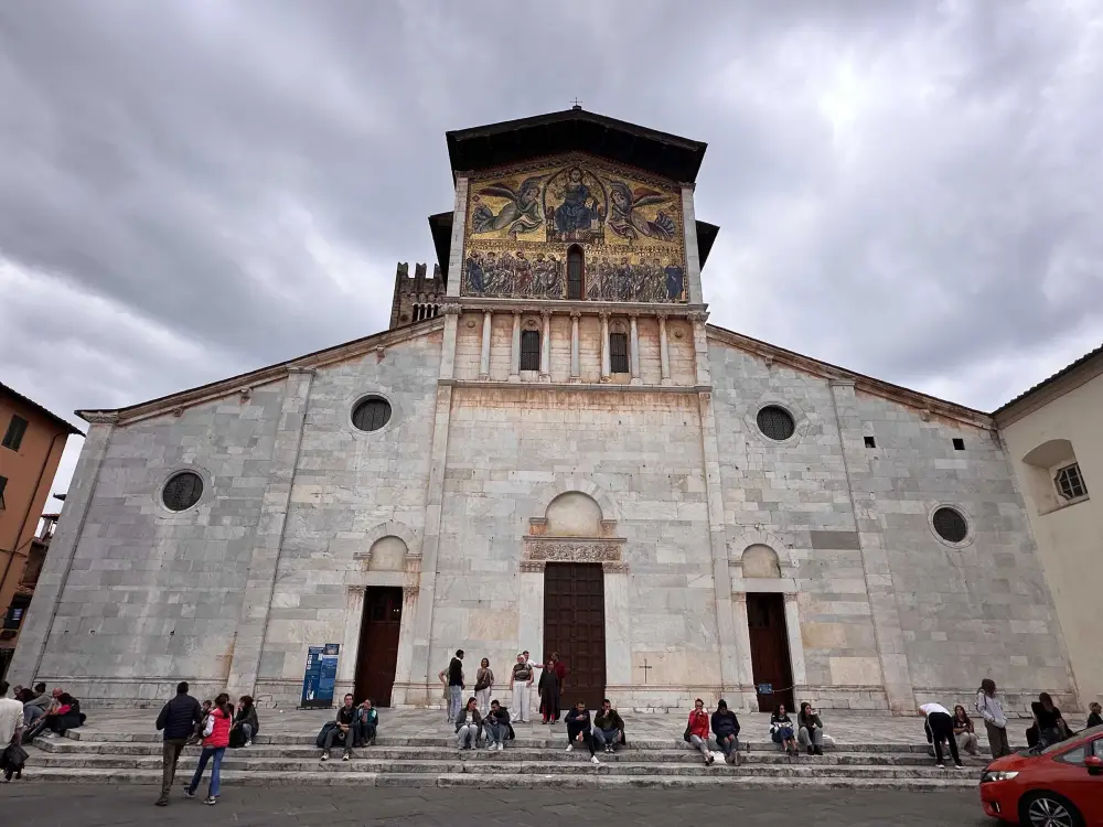 Toscane en Umbrië / Lucca kerk 