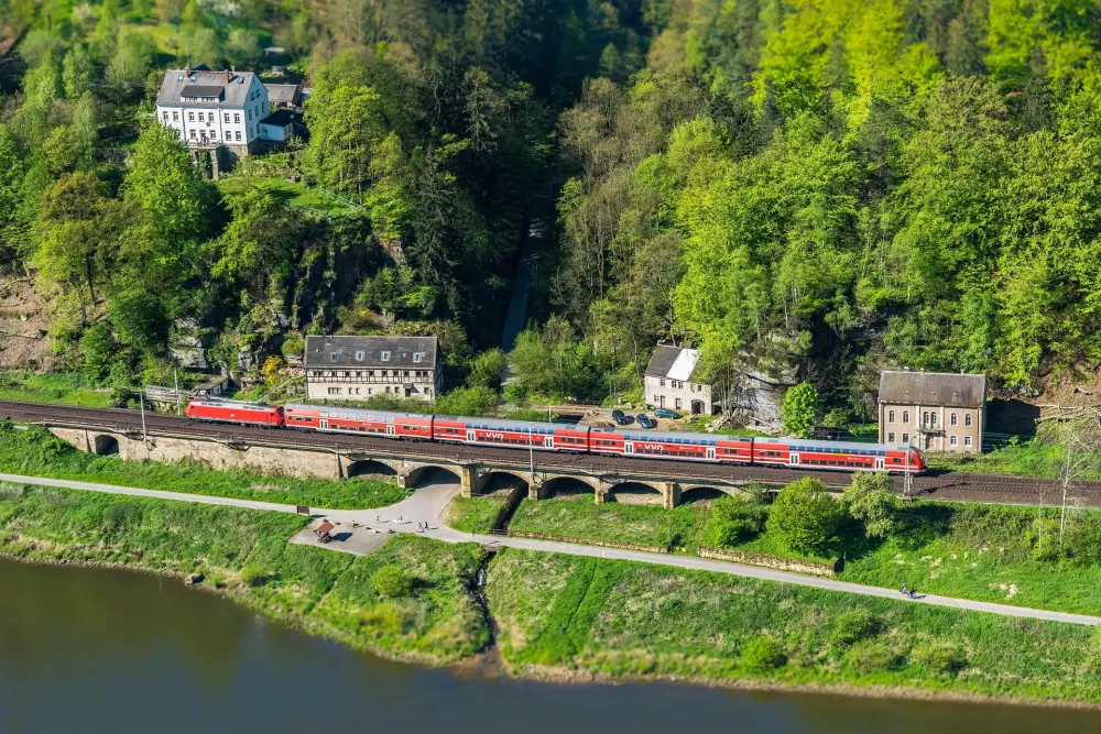 Trein langs de Elbe - treinreis Duitsland Tsjechie Praag