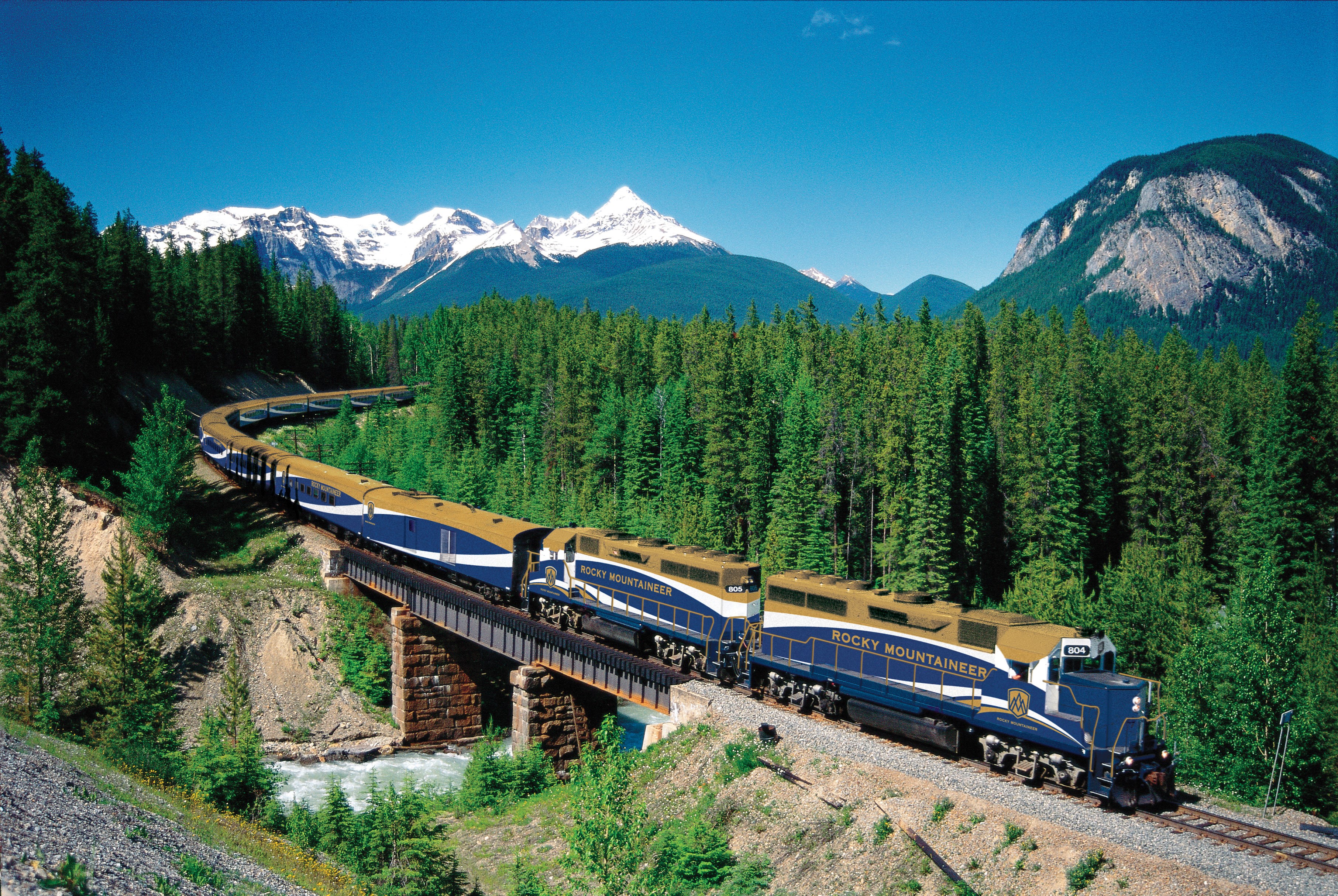 canadian rockies train trip banff
